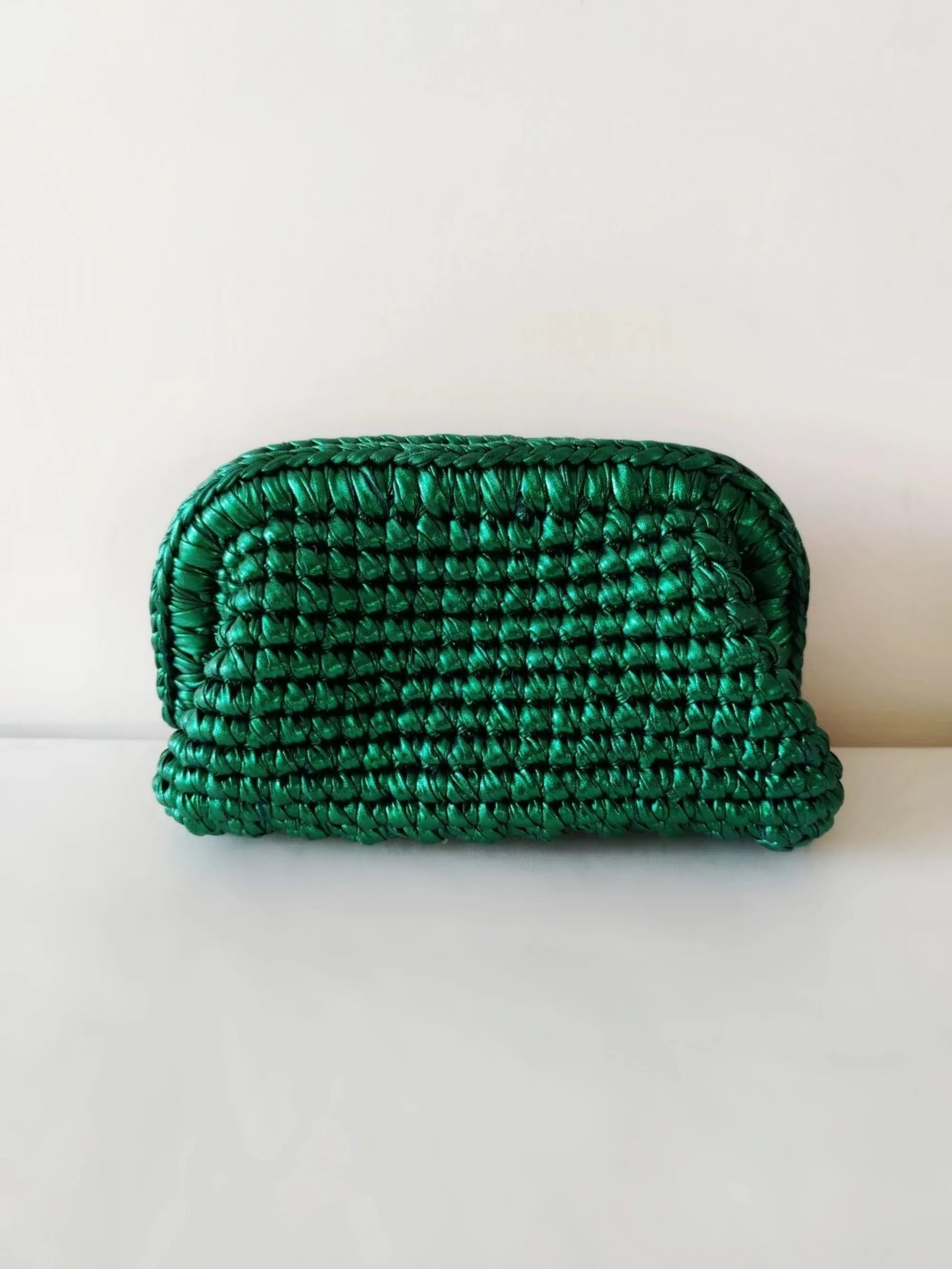 pochette en crochet vert metallique