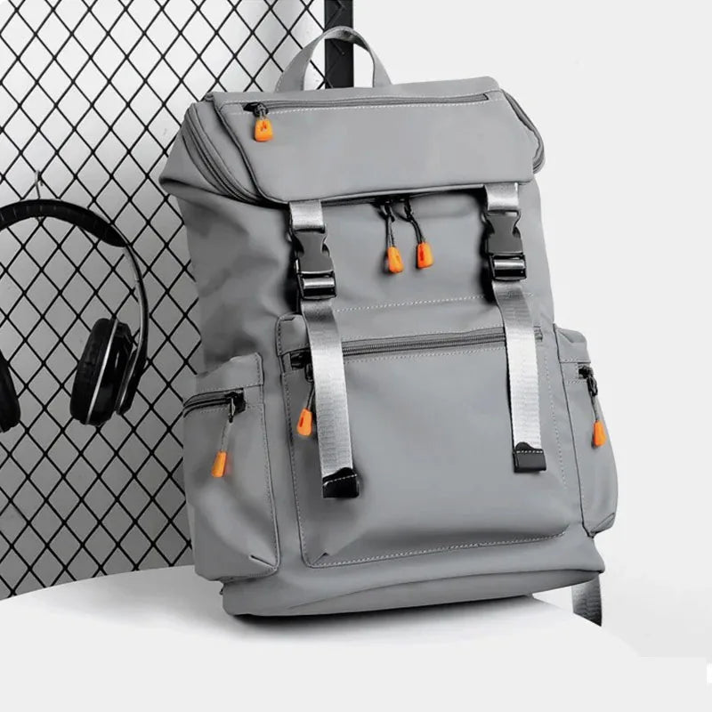 sac a dos impermeable homme gris