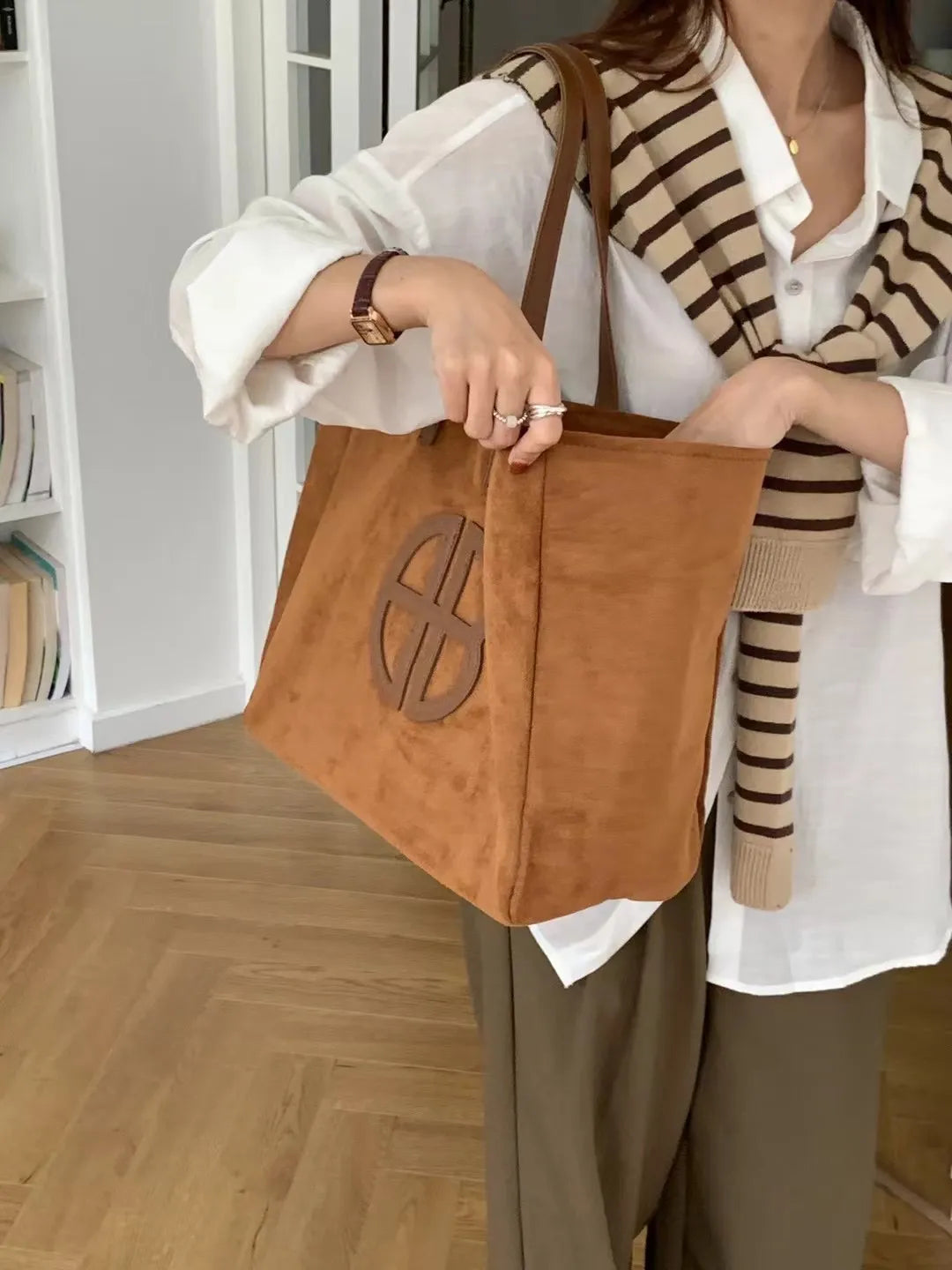 sac a main de cours en suedine camel