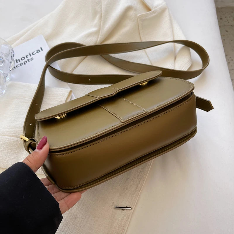 dessous du sac bandouliere kaki