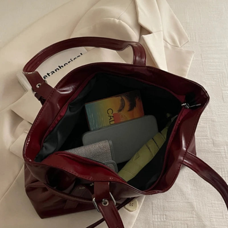 interieur du sac a main brillant 