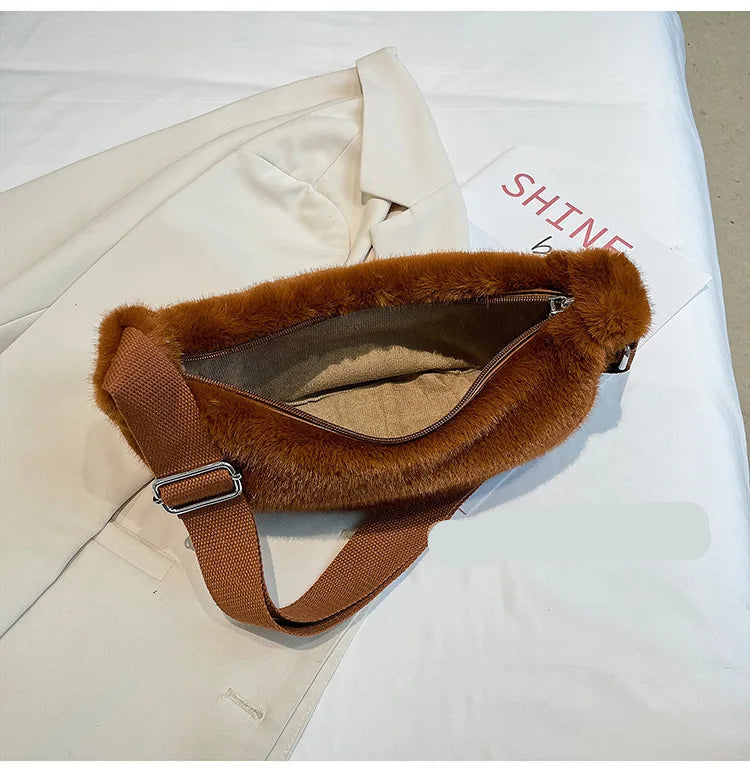 interieur sac banane fausse fourrure
