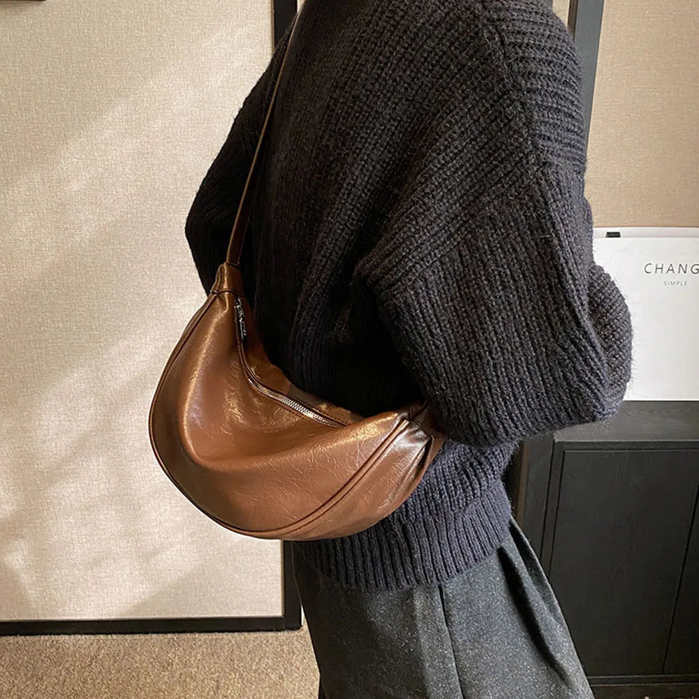 sac banane femme chic porté bandoulière