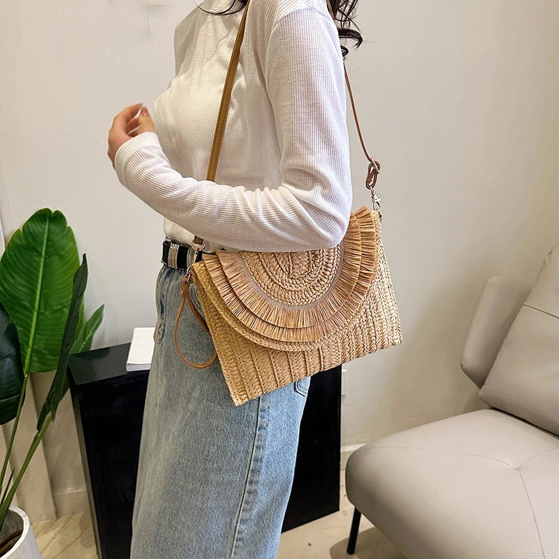 pochette en paille porte epaule beige