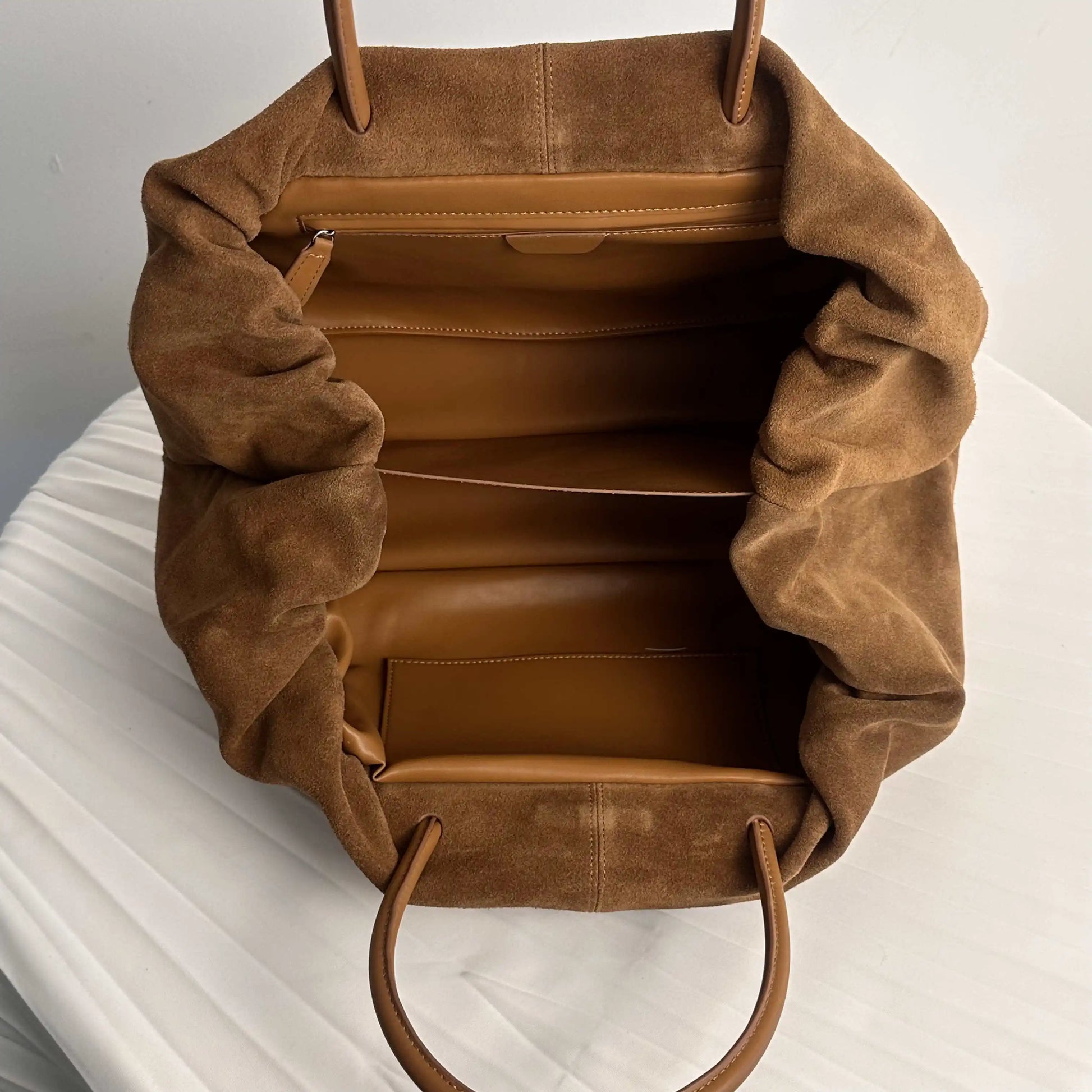 intérieur du sac cabas en daim marron