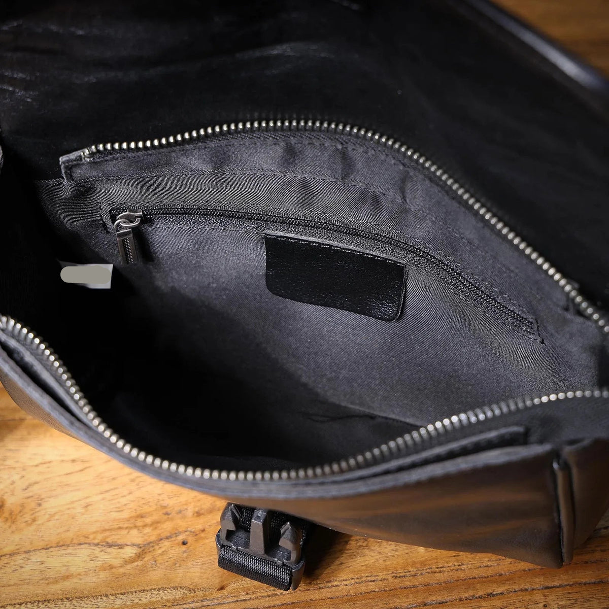 interieur de la pochette sacoche
