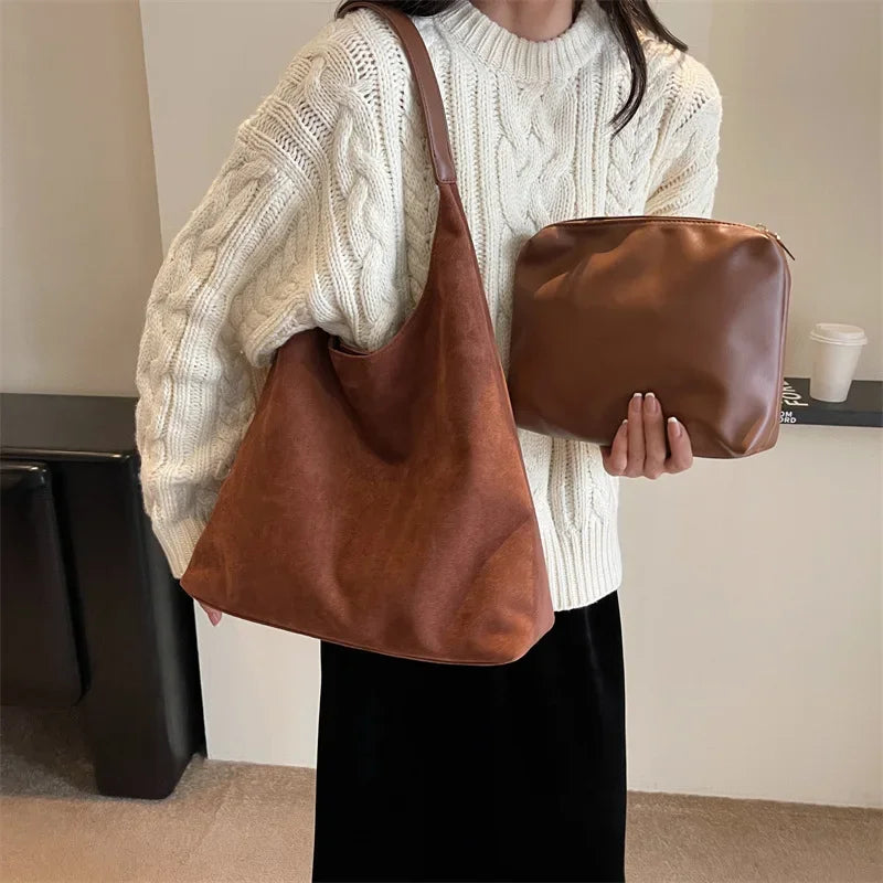 sac besace en daim avec pochette