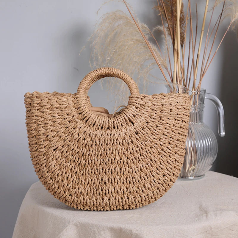 sac demi lune en paille chic