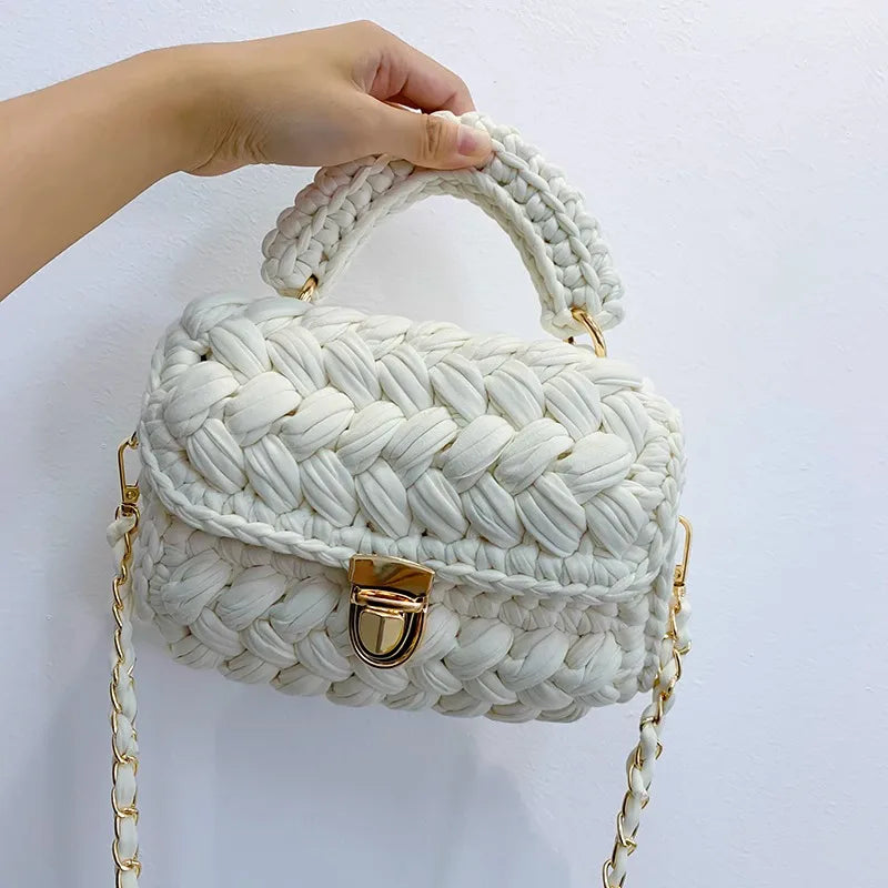 petit sac a main au crochet blanc