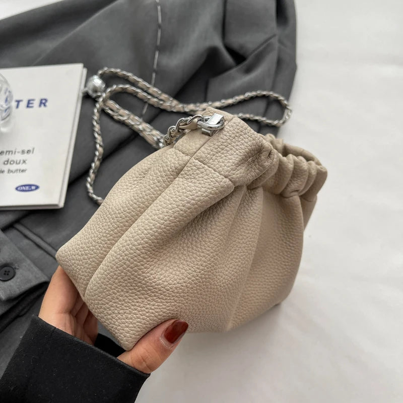 details du petit sac a main pochette 