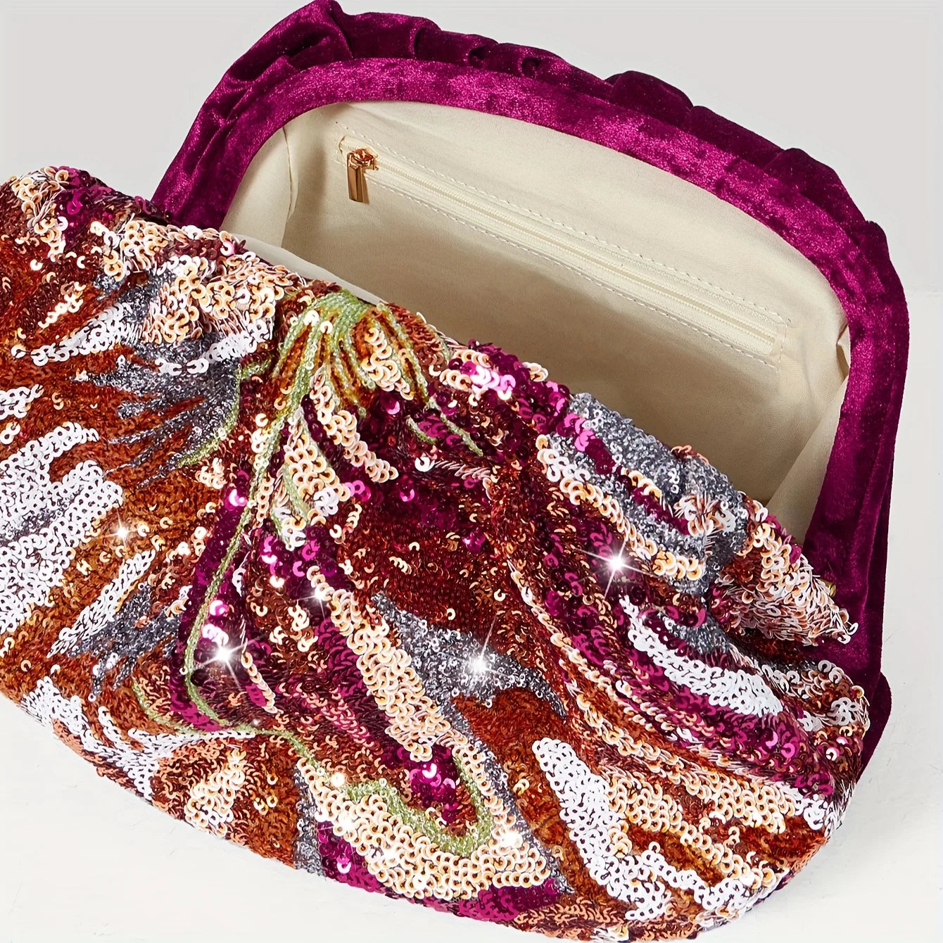 intérieur pochette a sequins