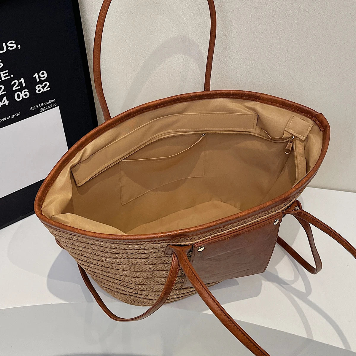 interieur grand sac de plage chic en paille