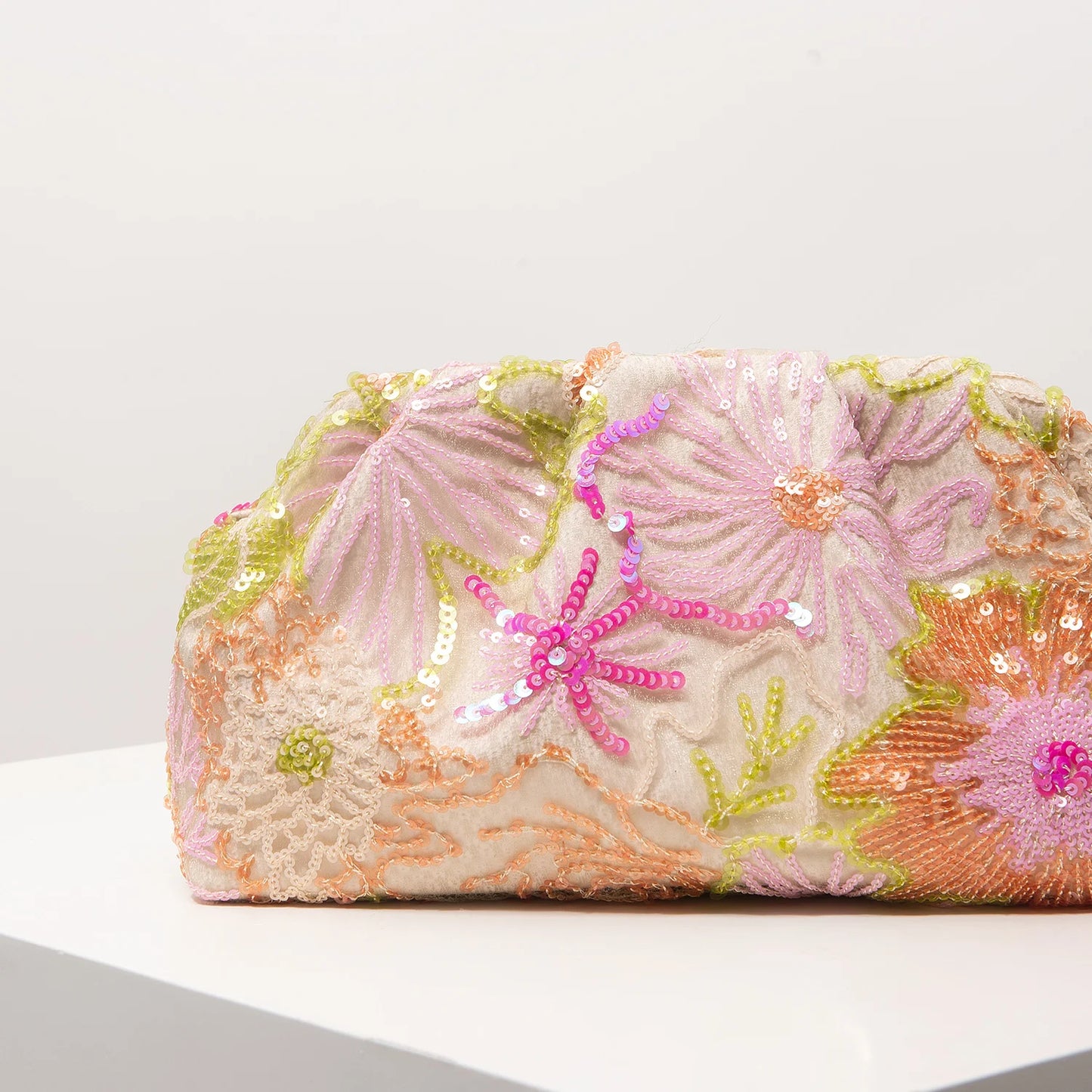 pochette a sequins colore