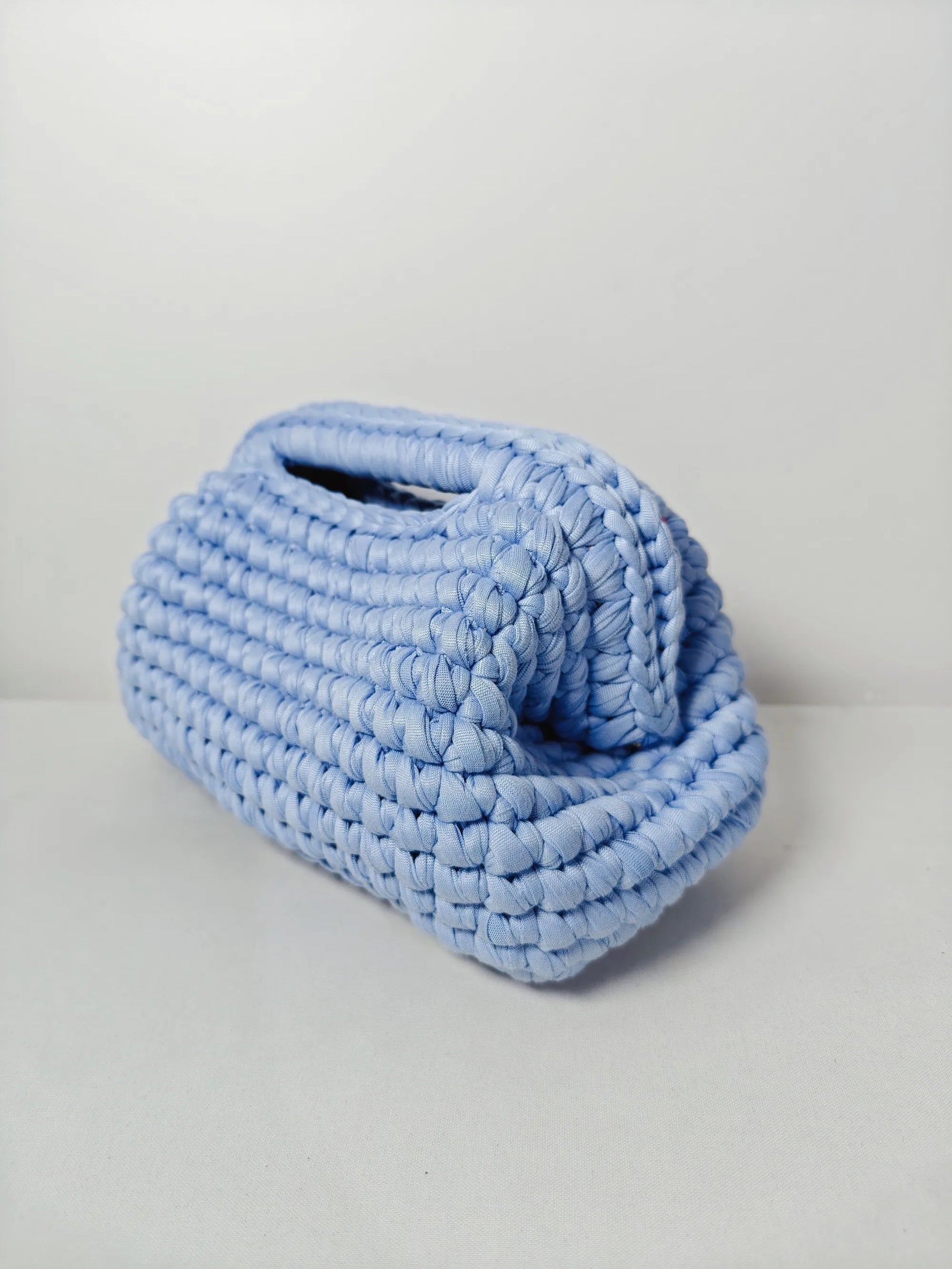pochette crochet bleu