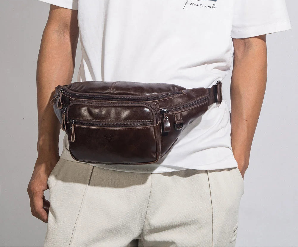 sac banane homme porté