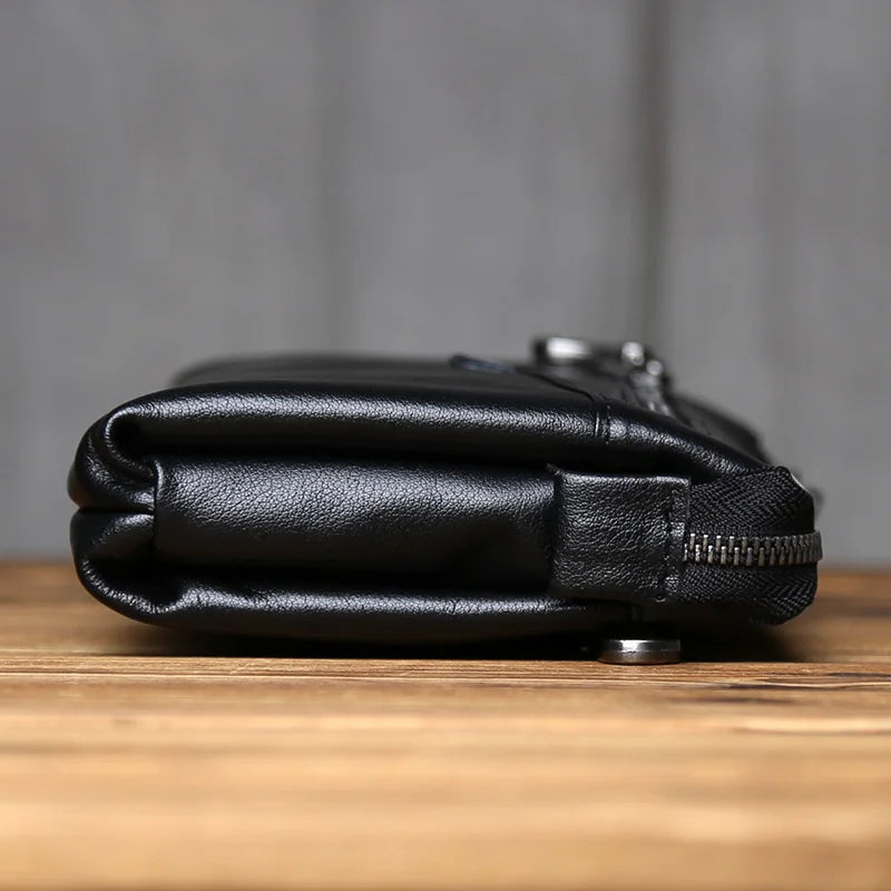 details de la pochette homme cuir 