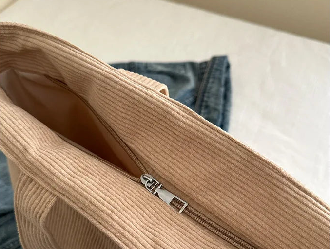 details tote bag en velours hiver