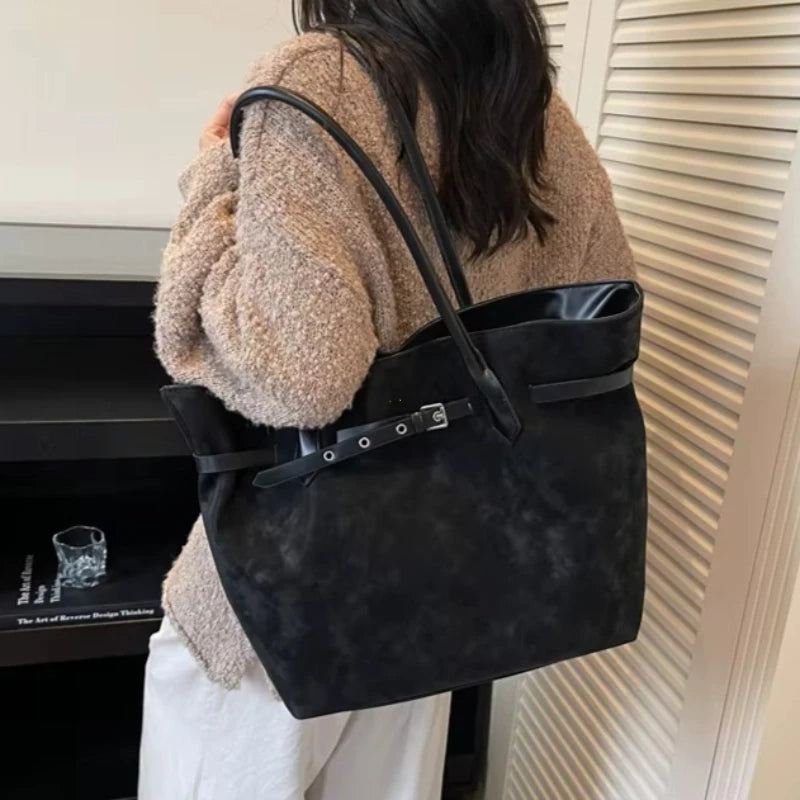 sac a main lyceenne en daim