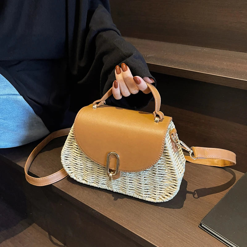 sac bandouliere raphia et cuir tendance