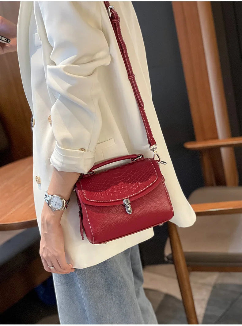 sac a main bandouliere luxe rouge epaule