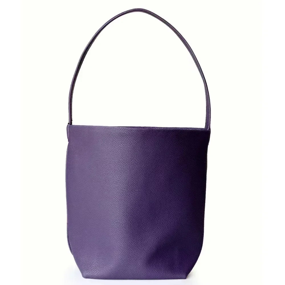 grand sac a main de luxe couleur violet