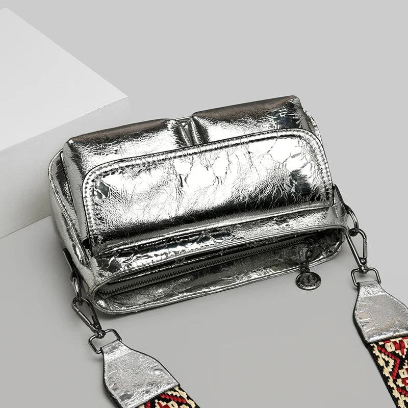 Sac métallisé argenté à poches bombées
