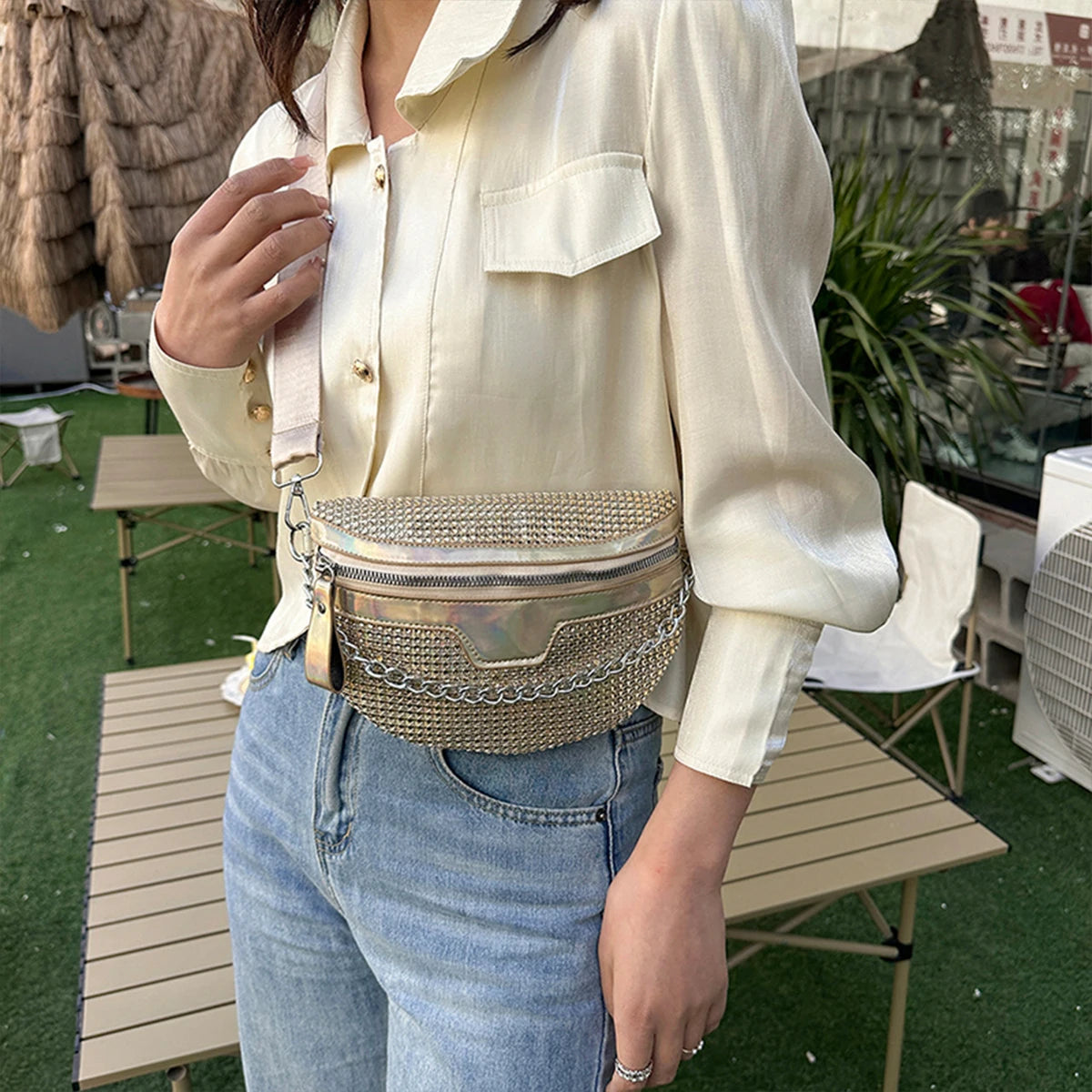 sac banane dore a strass