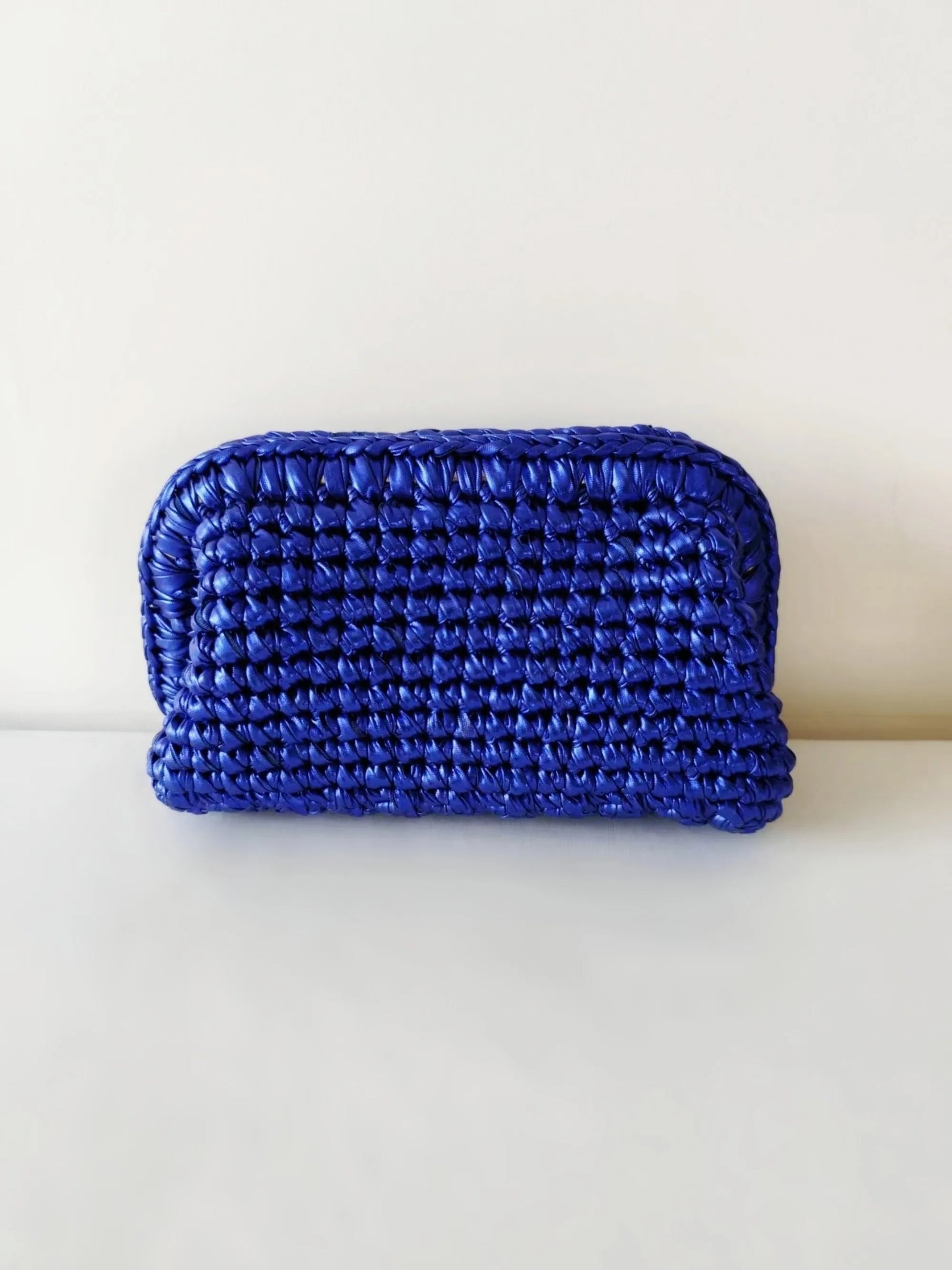 pochette en crochet irisé