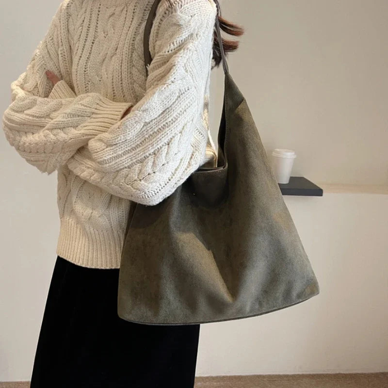 sac besace en daim kaki
