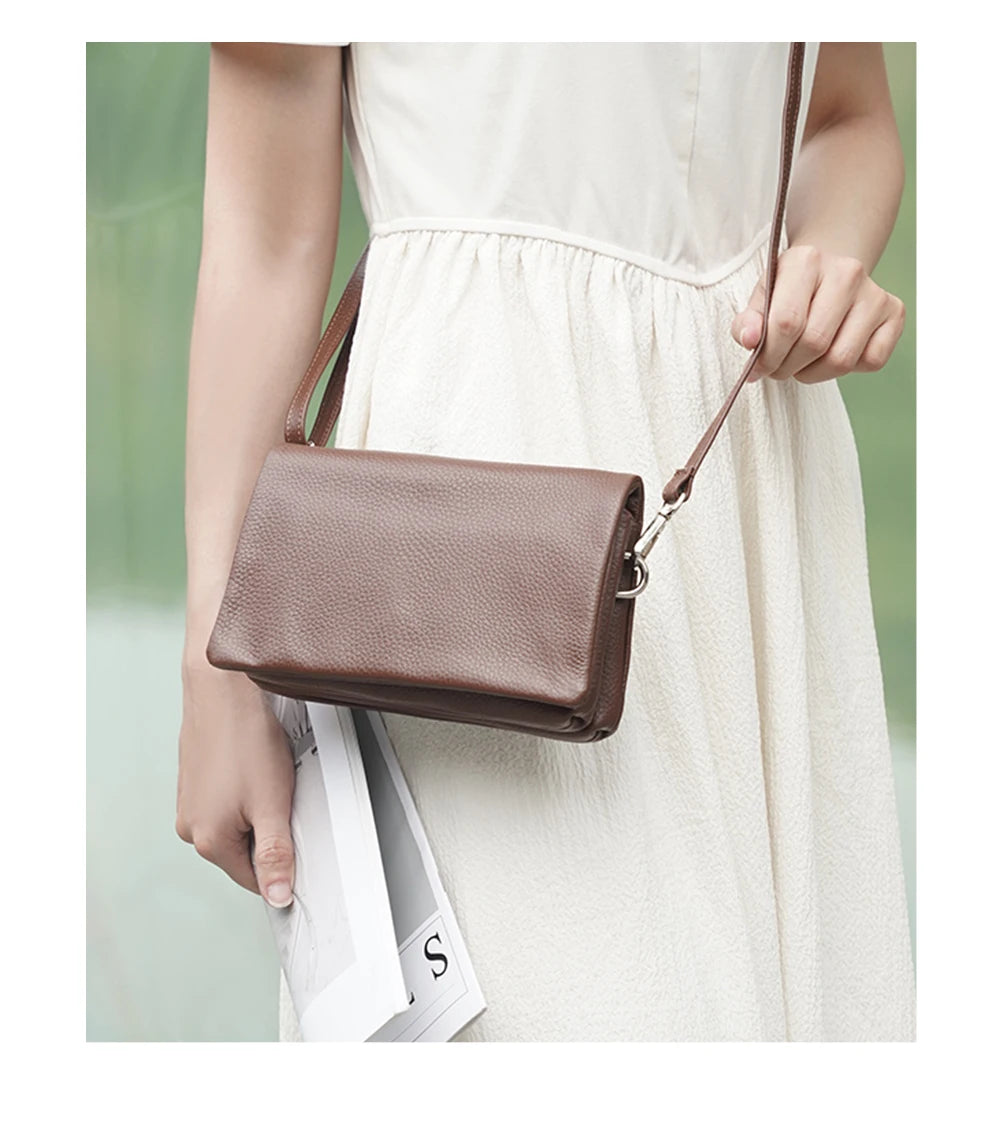 Pochette bandoulière en cuir grainé marron