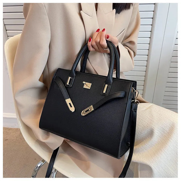 Sac cabas zippé Jour en cuir grainé M Lancel Sac cabas zippé Jour en cuir grainé M Lancel