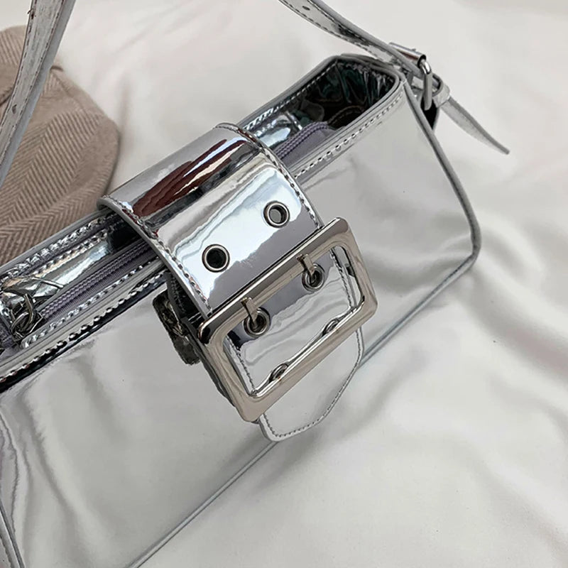 details du petit sac argente 