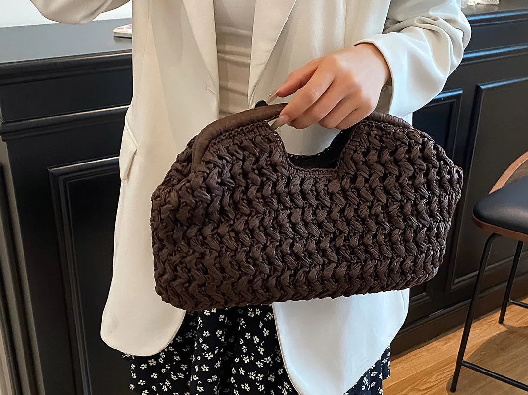 pochette en paille tendance marron