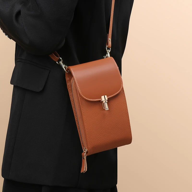 pochette telephone en cuir