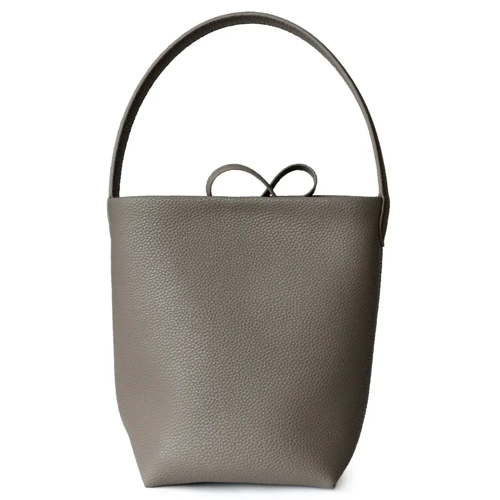 grand sac a main de luxe couleur gris