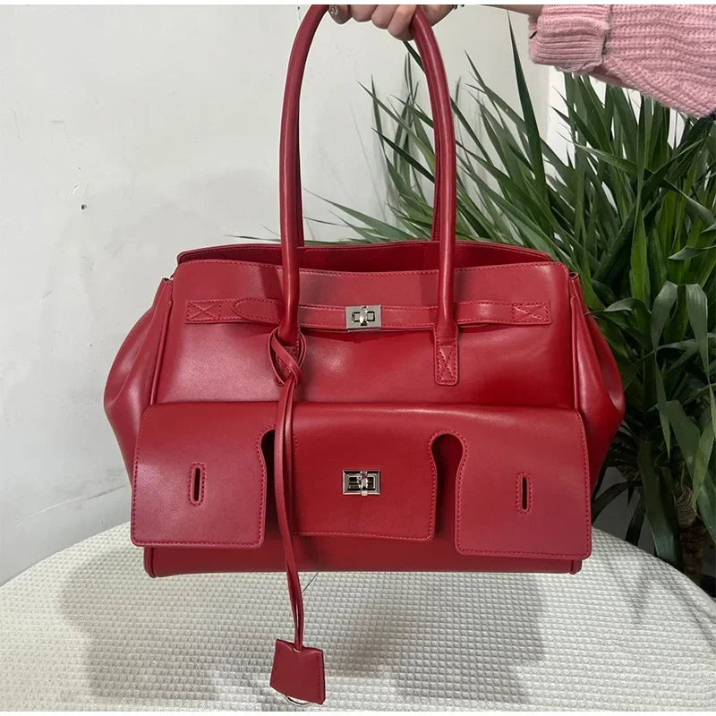 sac cabas rouge avec metal argenté