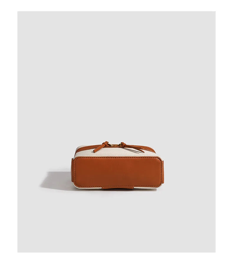 dessous de la mini pochette bandouliere femme