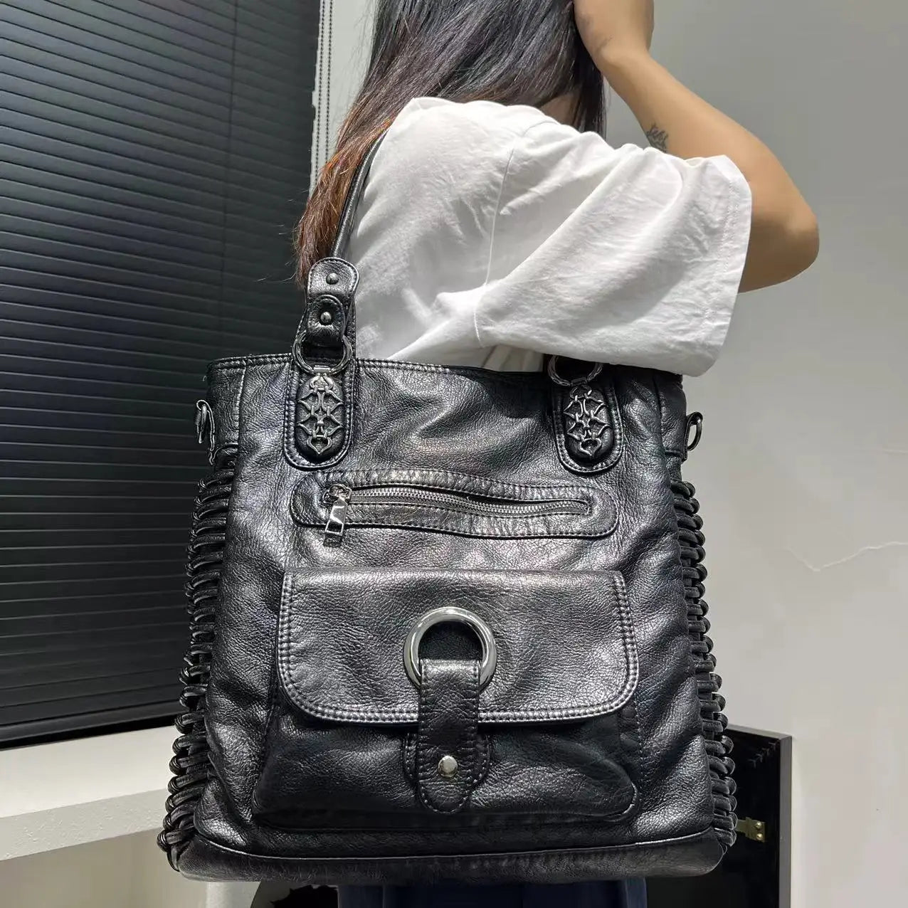 grand sac a main solide noir