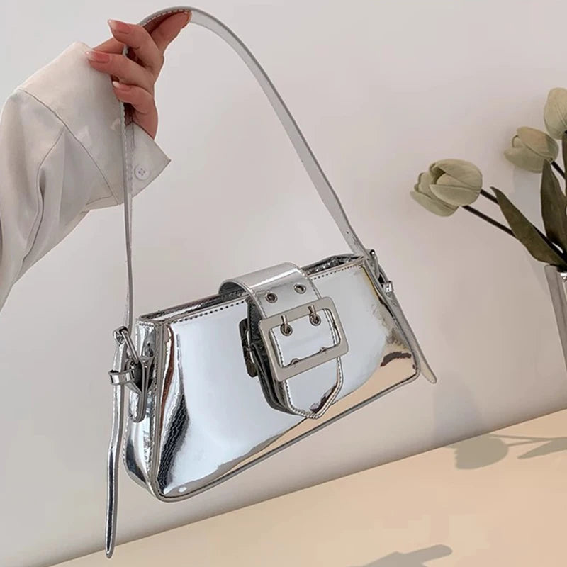 petit sac argente elegant