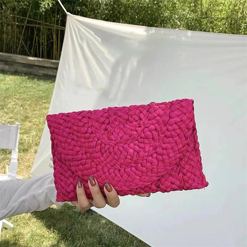 petite pochette femme en paille rose