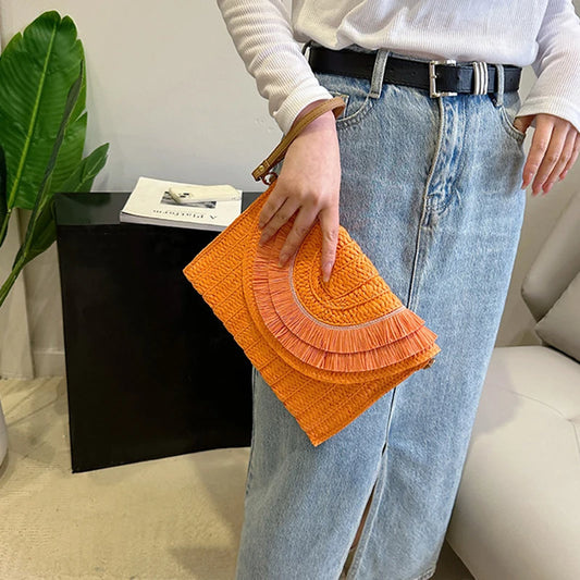 pochette en paille