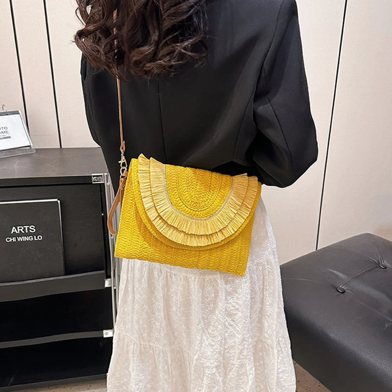 pochette en paille bandouliere