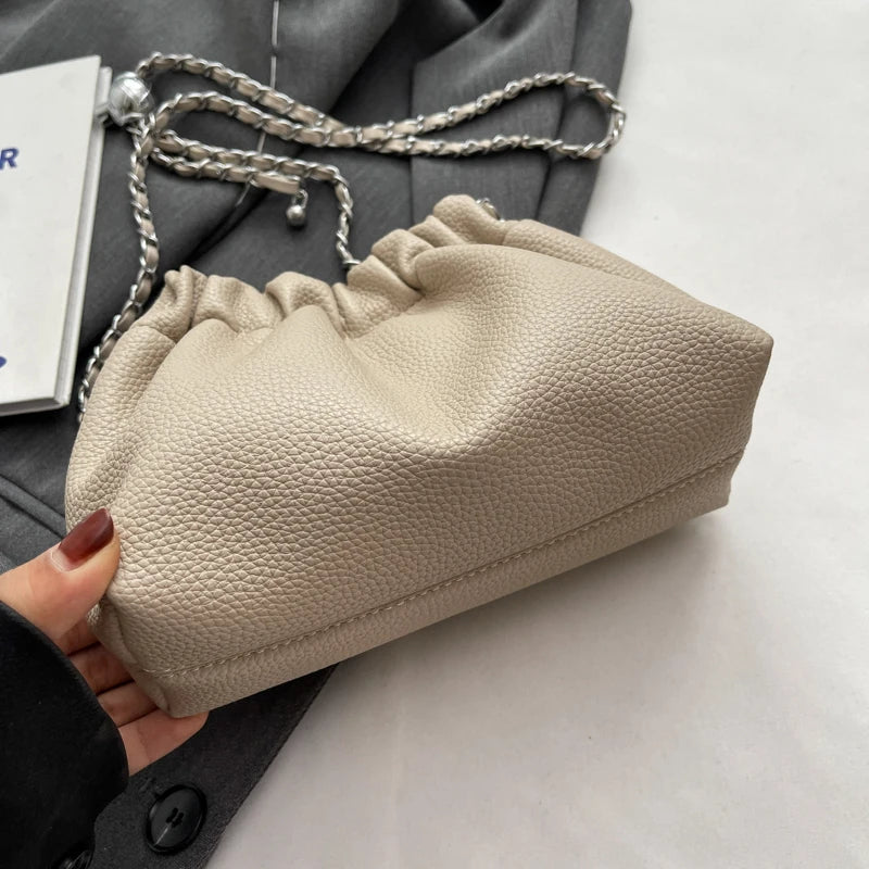 pochette en similicuir