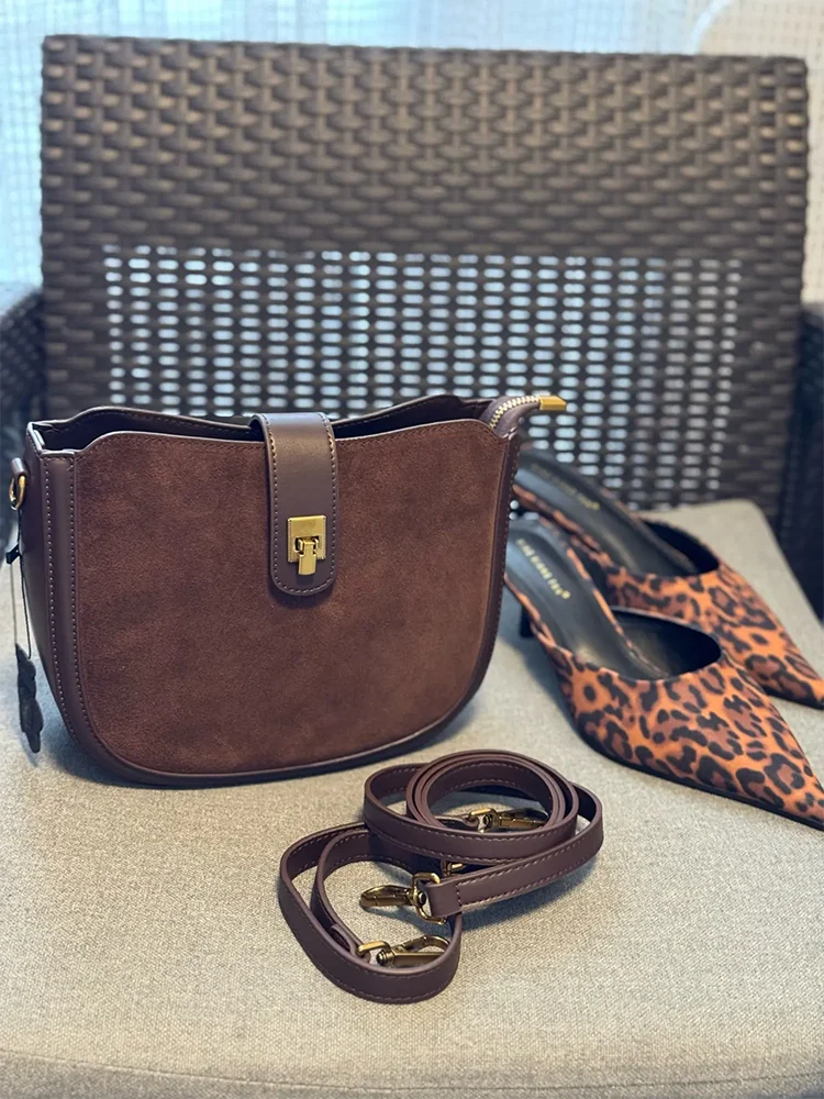 sac bandouliere en daim marron