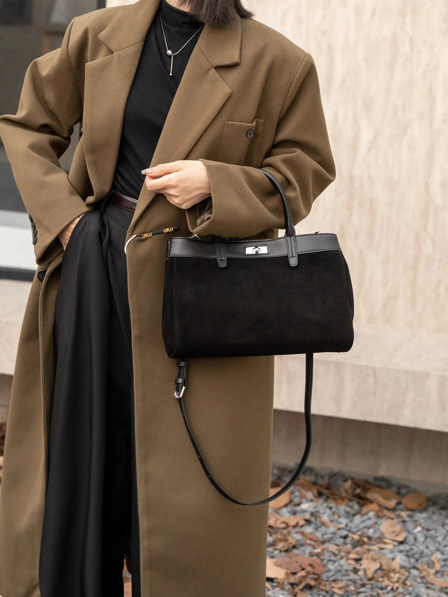 sac a main chic daim noir