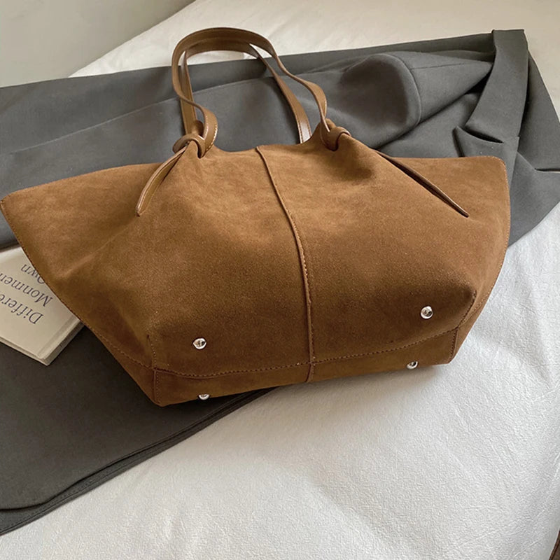 sac a main grand format en faux daim