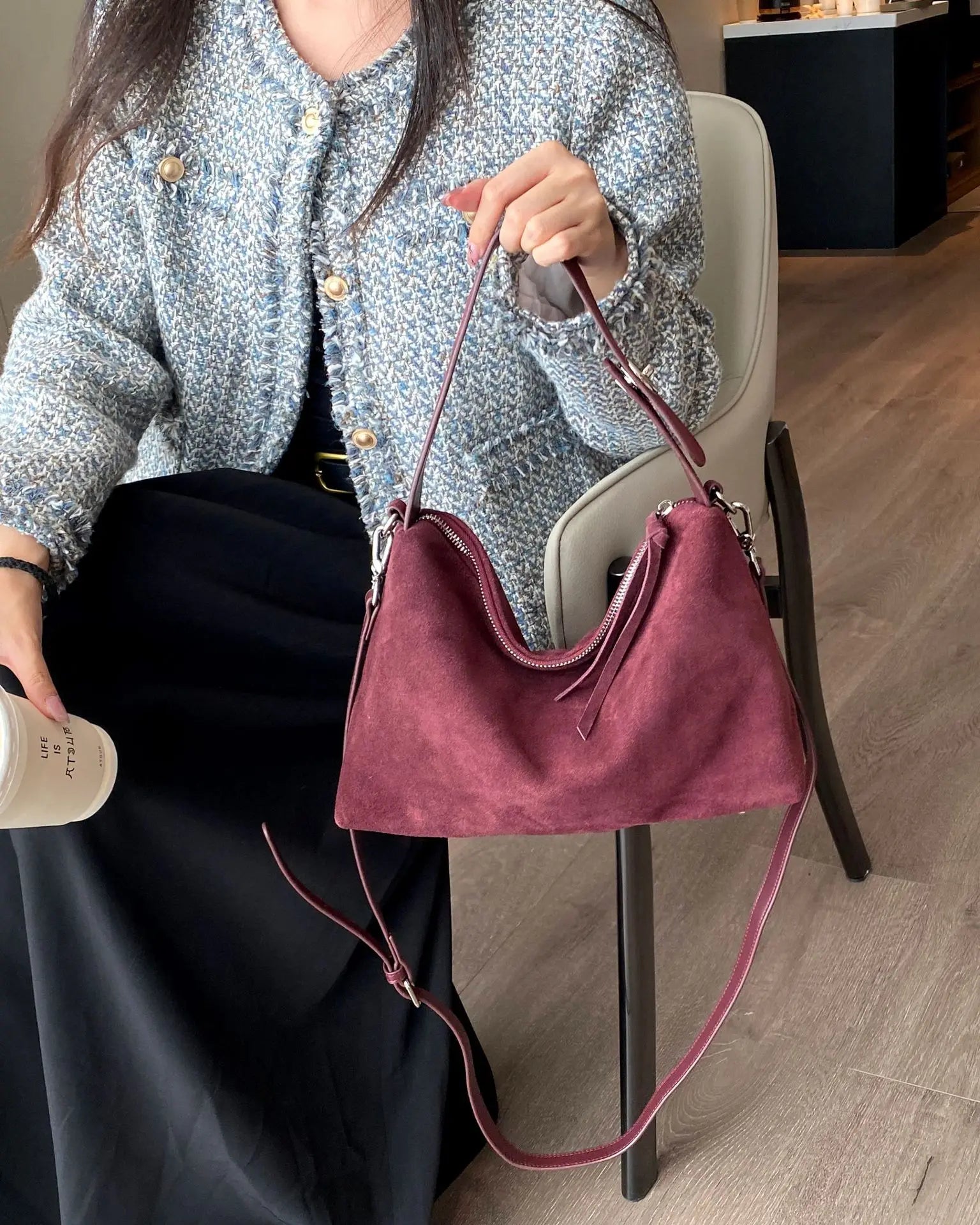 sac a main rouge en daim