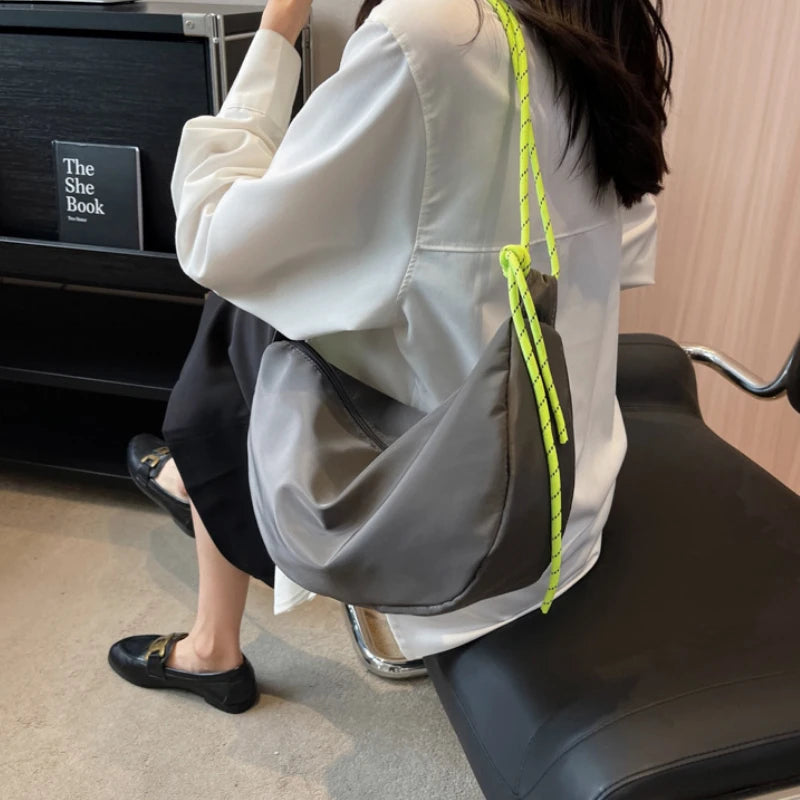 sac banane en toile gris