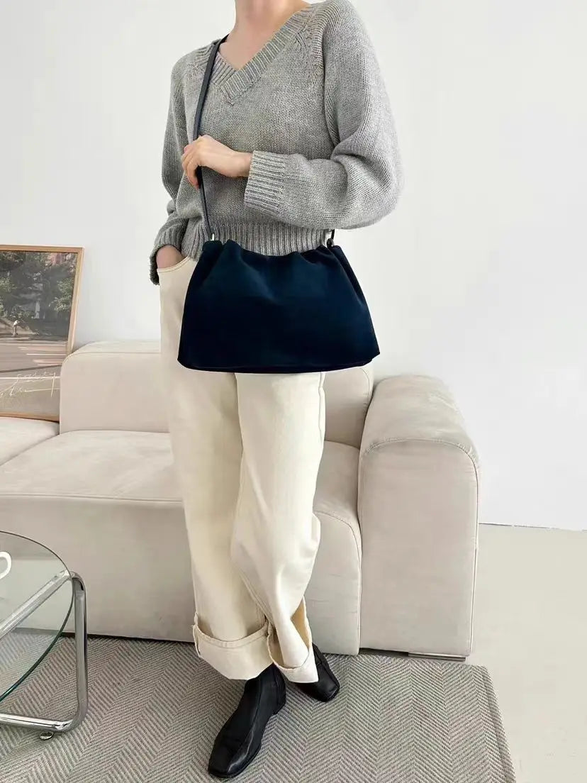 sac bandouliere en daim bleu marine