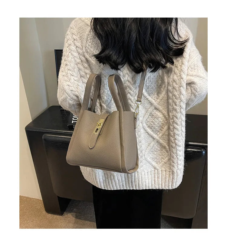 sac a main besace bandouliere elegant gris